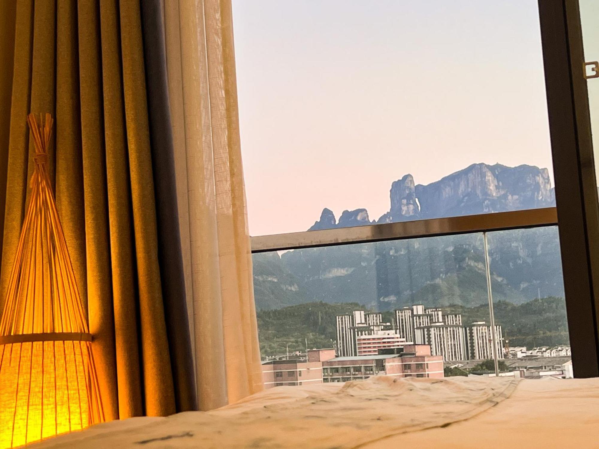 Little White House Homestay - Tianmen Mountain Scenic Area Жангжиаже Екстериор снимка